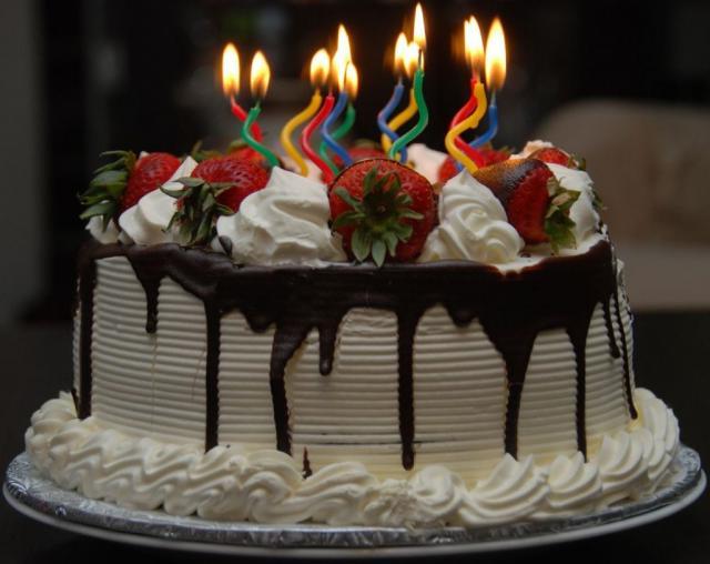 birthday-cake-photos-with-candles.jpg